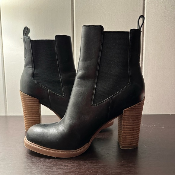 Marc Fisher black boot with brown stacked heel size 6.5 - Picture 1 of 3